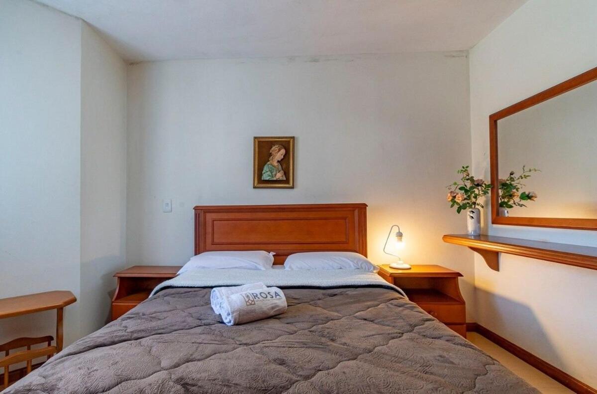 Rosa Apartamento Centro Gramado Esterno foto